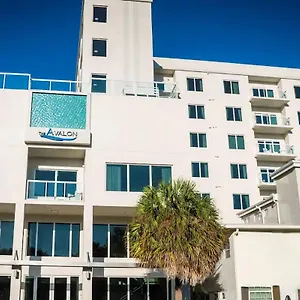 The Avalon Club Hotell